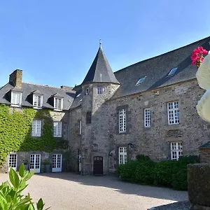 Chateau De La Motte Beaumanoir Bed & Breakfast